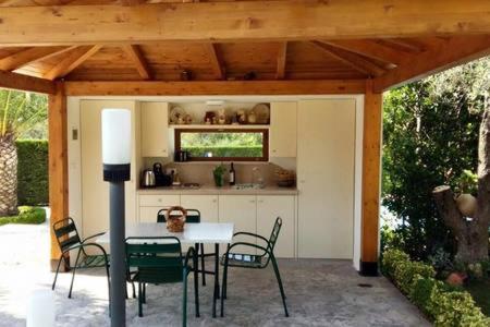 세글리에 메사피카 Trullo Al Monte B&B 외부 사진